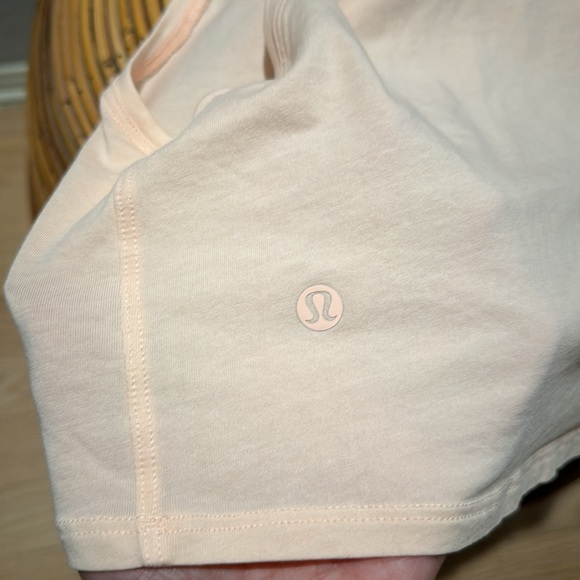 Lululemon Cut Back Crop Tank size 10 in Ballet Slipper - Picture 4 of 5